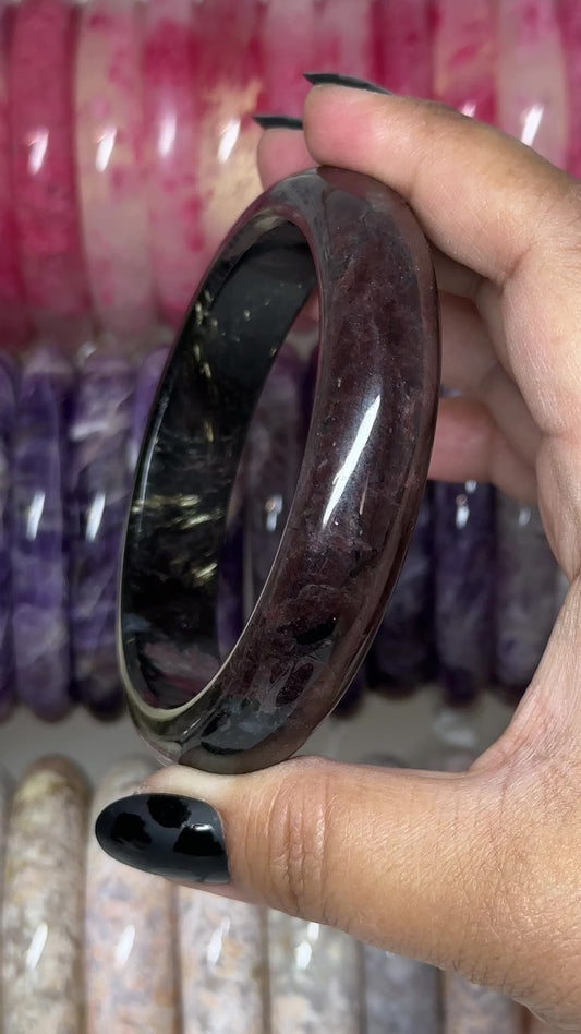Arfvedsonite with Garnet bangle 66.7mm