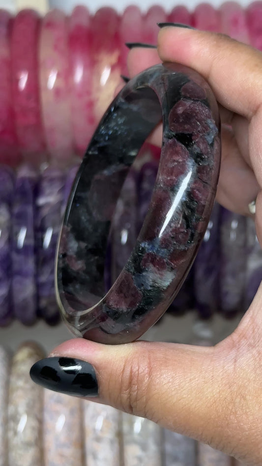 Arfvedsonite with Garnet bangle 66.4mm